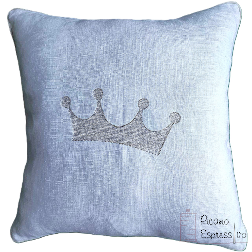Set runner e cuscino con teschio e corona ricamati - immagine 5